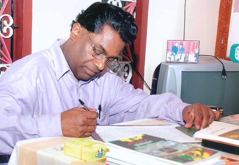News Photo 1 - America - Arts-Literature - award_to_karoor_soman