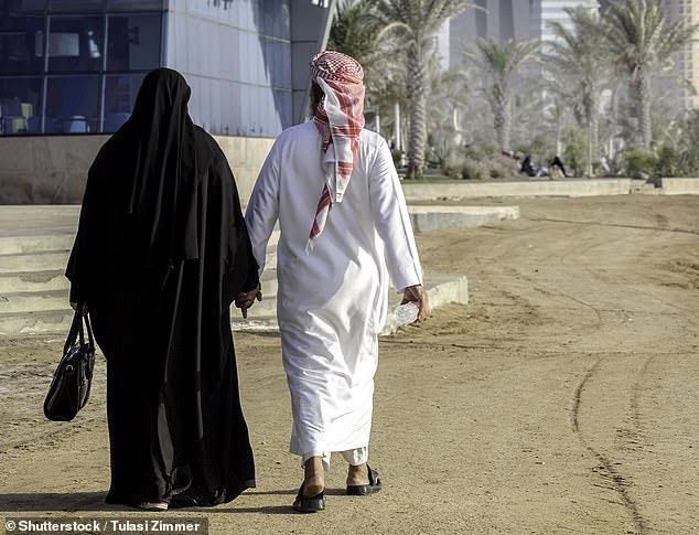 News Photo 1 - Gulf - Otta Nottathil - 26820195divorce