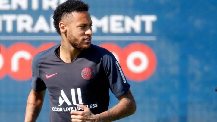 News Photo 1 - Europe - Sports - 2920199neymar