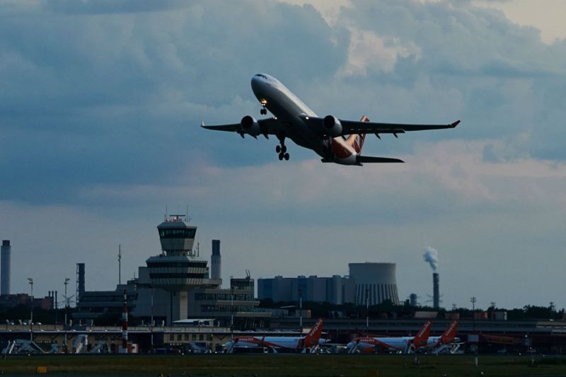 News Photo 1 - Germany - Otta Nottathil - 101020194flight
