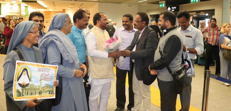 News Photo 1 - Europe - Otta Nottathil - t_n_prathapan_mp_vathican