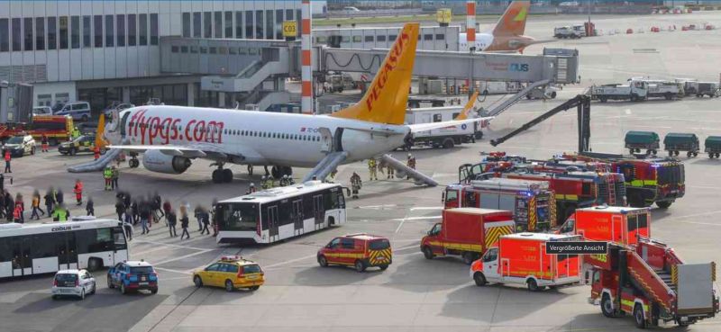 News Photo 1 - Germany - Otta Nottathil - fire_on_tyre_plane_landing_dusseldorf_saturday