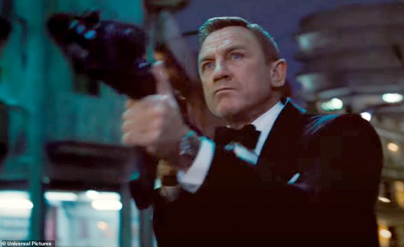 News Photo 1 - U.K. - Cinema - 4920208bond