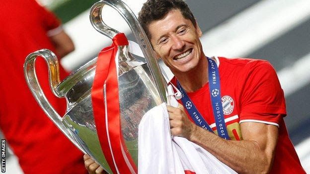 News Photo 1 - Europe - Sports - 1812202011fifa