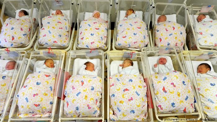 News Photo 1 - Germany - Otta Nottathil - 13120213population