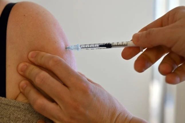 News Photo 1 - Germany - Otta Nottathil - 16820221vaccine