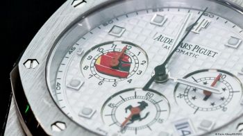 News Photo 1 - Germany - Sports - schumaker_watches_auction