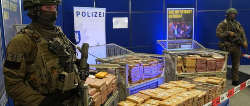 News Photo 1 - Germany - Otta Nottathil - hamburg_police_seized_2_ton_kokain_from_ship
