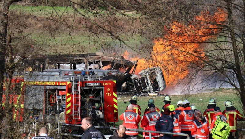 News Photo 1 - Germany - Otta Nottathil - tanker_lorry_hits_tram_3_dead