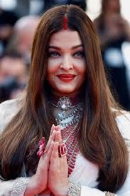 News Photo 1 - Europe - Cinema - cannes_aishwarya_rai_sindoor