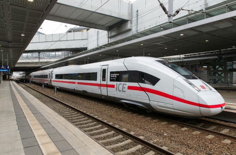 News Photo 1 - Germany - Otta Nottathil - DB_christmas_train_tickets_family_go_on_sale_oct_14_2026