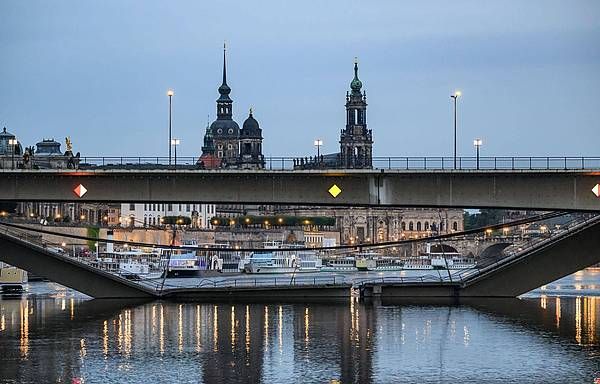 Photo #1 - Germany - Otta Nottathil - carola_bridge_dresden_collapsed